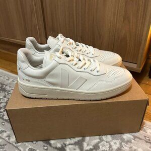 VEJA Women’s Low Top Sneakers – Minimalist Casual Flat Shoes